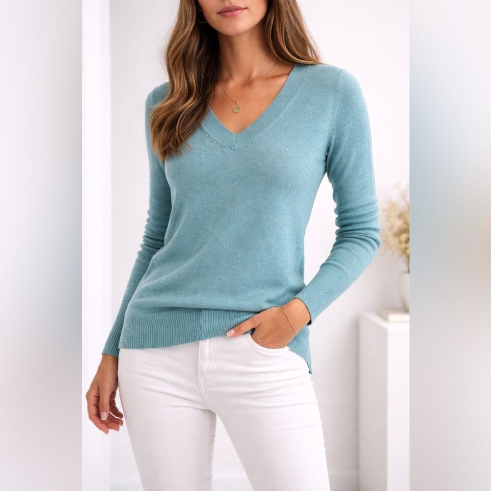 J Crew Italian Cashmere Boyfriend V-Neck Sweater NWT